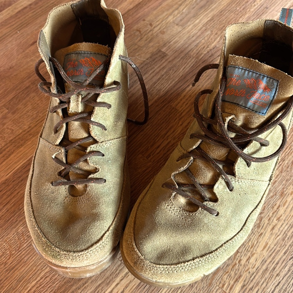 1 New pair of North Face Chukka Boots. Great shoes, lightly worn.
